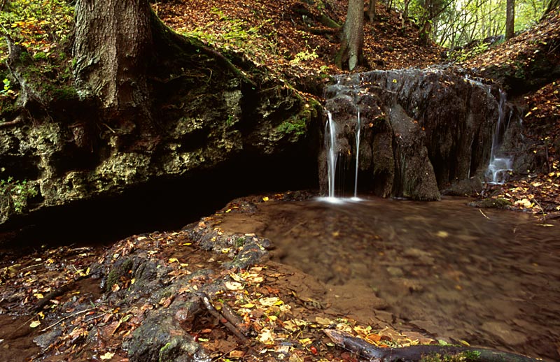 Wasserfall im Herbst